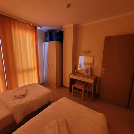 Royal Sun Aparthotel 4*