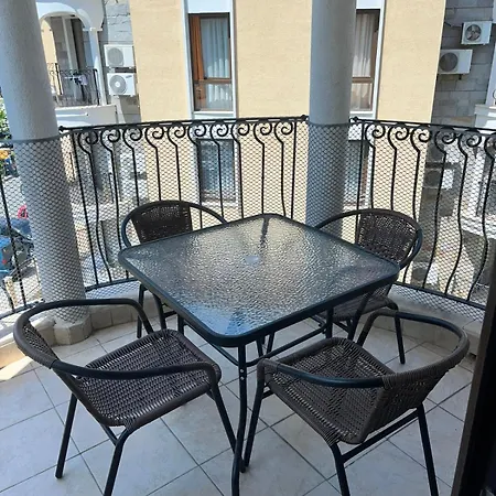 Royal Sun Aparthotel 4*